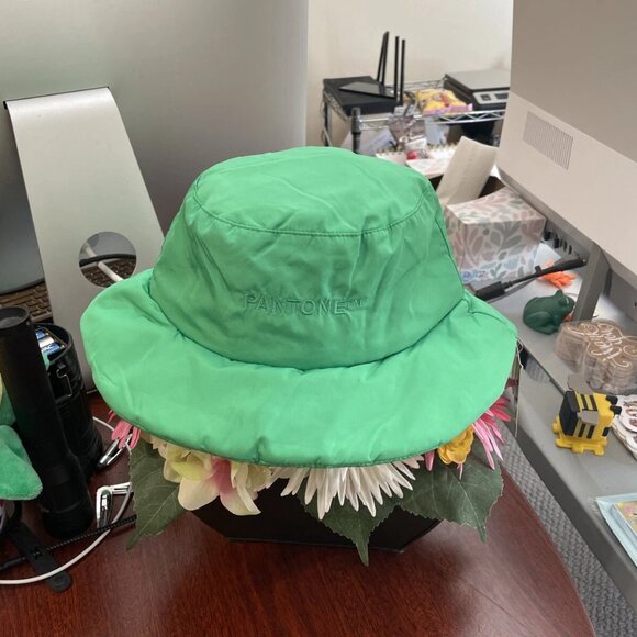 Forever 21 Embroidered Pantone Bucket Hat, Green - NWT - Picture 2 of 5